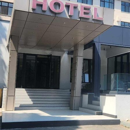 Hotel Vaslui Bagian luar foto