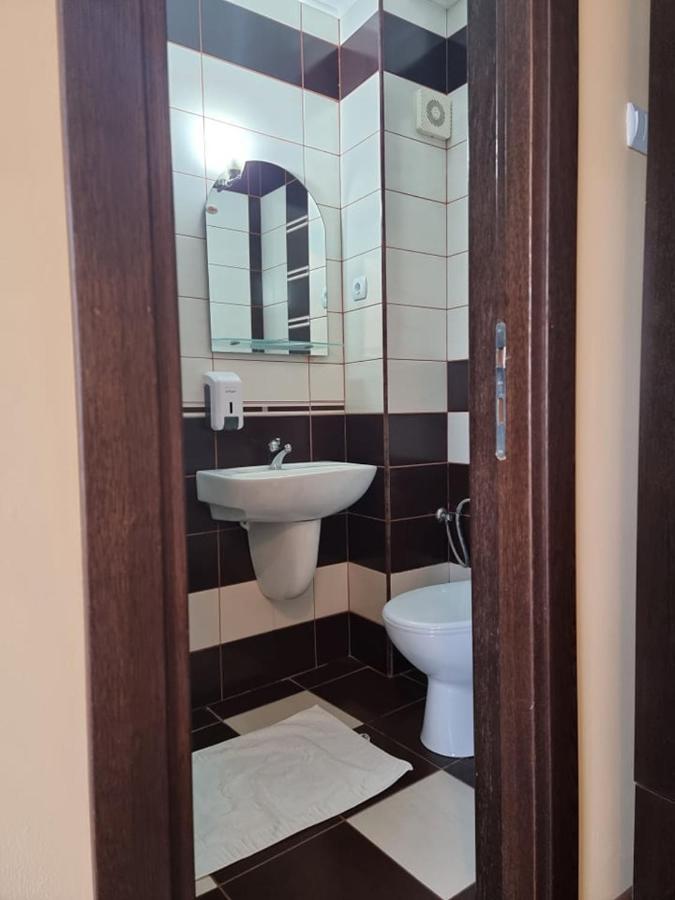 Hotel Vaslui Bagian luar foto