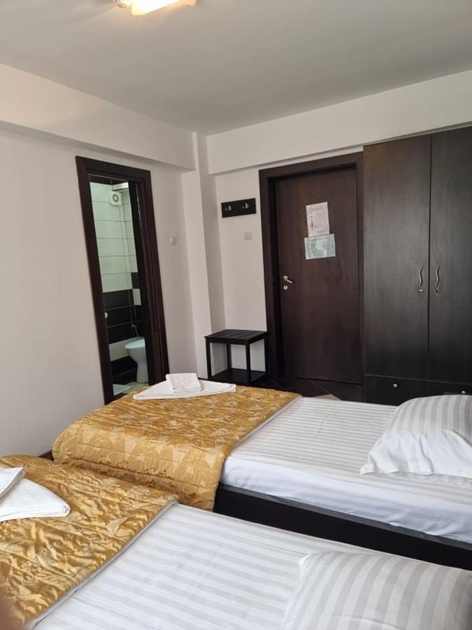 Hotel Vaslui Bagian luar foto
